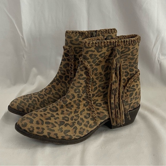 🪩👢🦄EUC MATISSE LEOPARD‎ FRINGE BOOTS- SIZE 9.5 - Picture 1 of 9